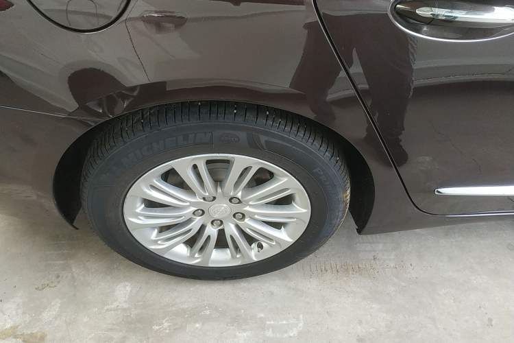 Used Buick LaCrosse 2018 20T Luxury Model Right Rear Wheel Hub