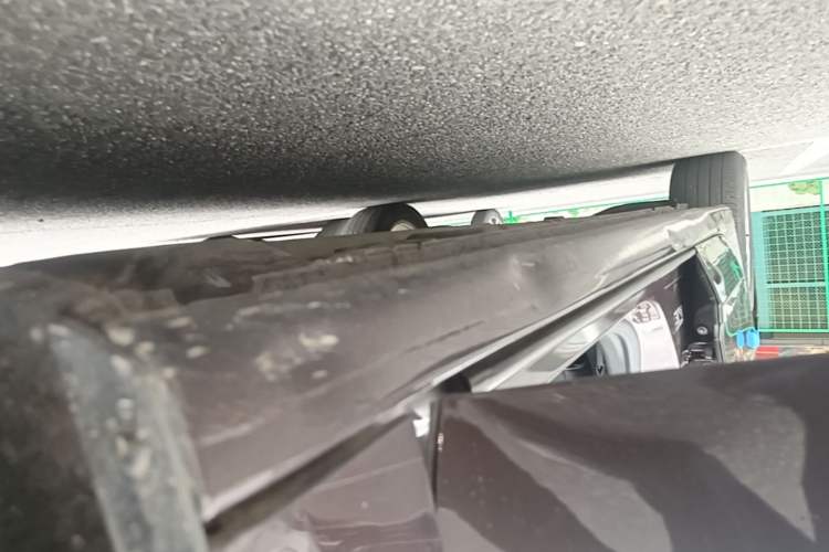 Used Buick LaCrosse 2018 20T Elite Edition Right Side Sill