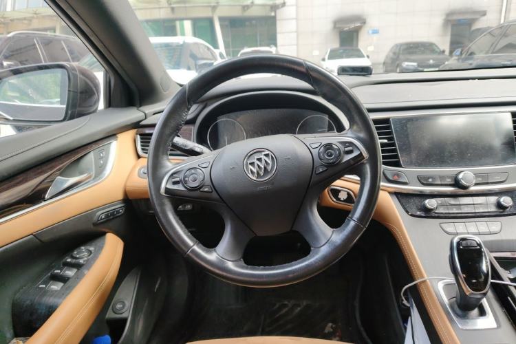 Used Buick LaCrosse 2018 28T Luxury Model Steering Wheel