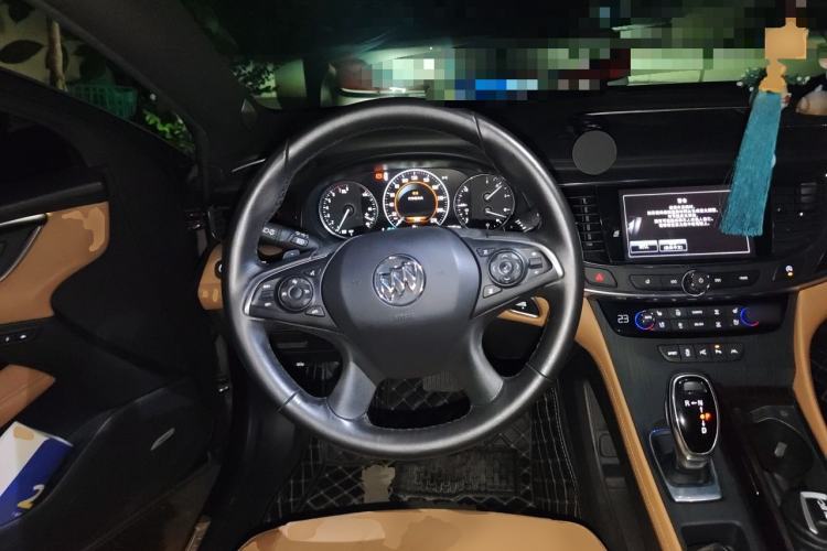 Used Buick LaCrosse 2018 28T Luxury Model Steering Wheel