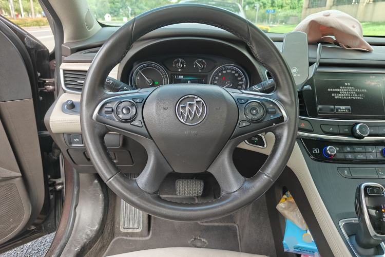 Used Buick LaCrosse 2018 30H Elite Edition Steering Wheel