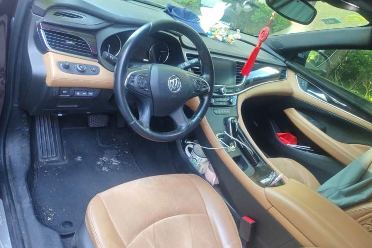 Used Buick LaCrosse 2018 28T Luxury Model Steering Wheel
