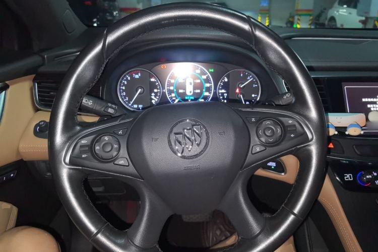 Used Buick LaCrosse 2018 28T Luxury Model Steering Wheel