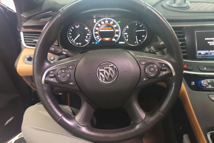 Used Buick LaCrosse 2018 28T Luxury Model Steering Wheel