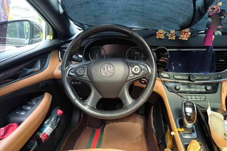 Used Buick LaCrosse 2018 20T Luxury Model Steering Wheel