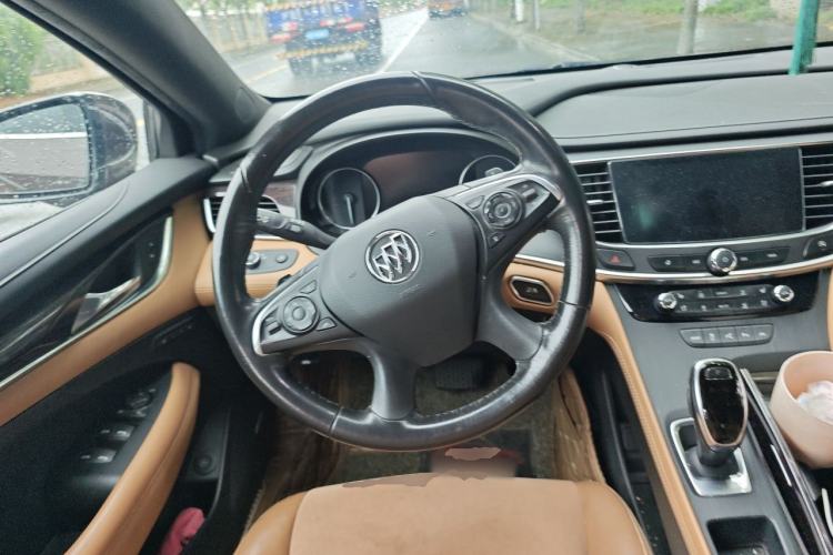 Used Buick LaCrosse 2018 28T Luxury Model Steering Wheel