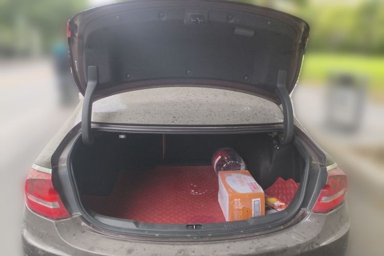 Used Buick LaCrosse 2018 28T Elite Edition Trunk