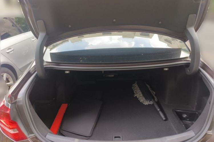 Used Buick LaCrosse 2018 28T Elite Edition Trunk