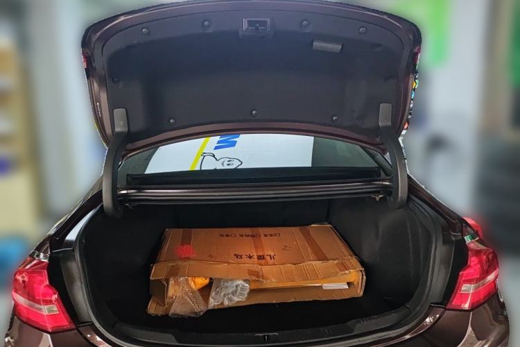 Used Buick LaCrosse 2018 28T Luxury Model Trunk