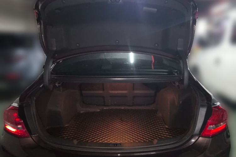 Used Buick LaCrosse 2018 28T Luxury Model Trunk
