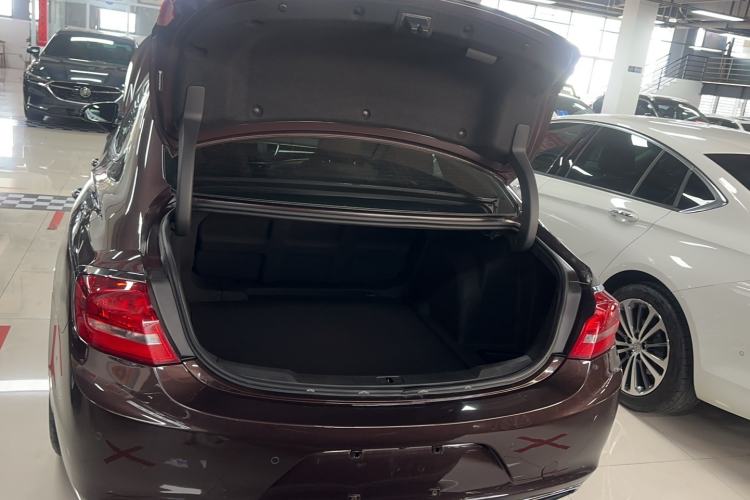 Used Buick LaCrosse 2018 28T Luxury Model Trunk
