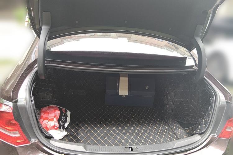Used Buick LaCrosse 2018 28T Luxury Model Trunk