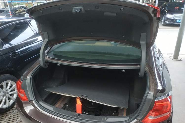 Used Buick LaCrosse 2018 20T Luxury Model Trunk