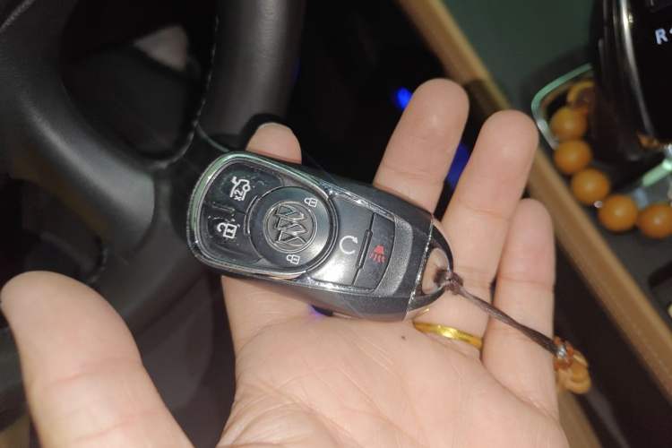 Used Buick LaCrosse 2018 28T Elite Edition Vehicle Key