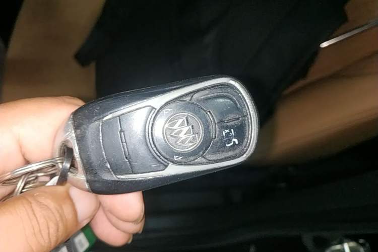 Used Buick LaCrosse 2018 28T Elite Edition Vehicle Key