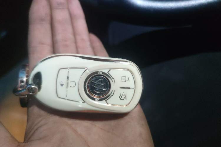 Used Buick LaCrosse 2018 28T Luxury Model Vehicle Key