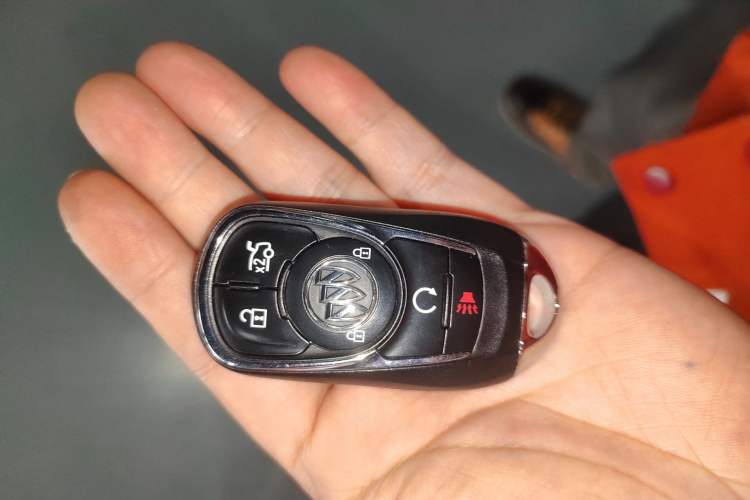 Used Buick LaCrosse 2018 28T Elite Edition Vehicle Key