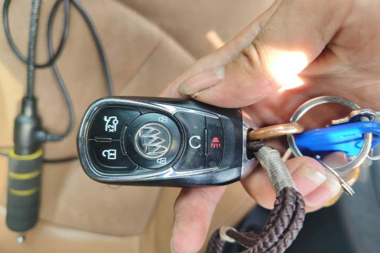 Used Buick LaCrosse 2018 28T Luxury Model Vehicle Key