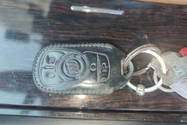 Used Buick LaCrosse 2018 28T Elite Edition Vehicle Key