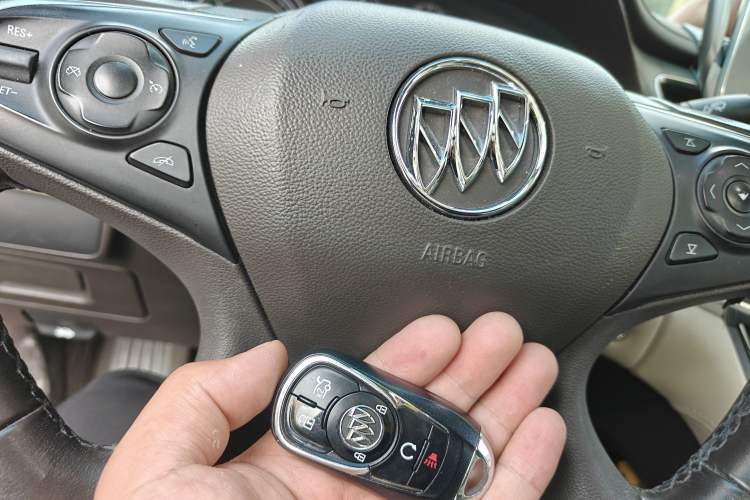 Used Buick LaCrosse 2018 30H Elite Edition Vehicle Key