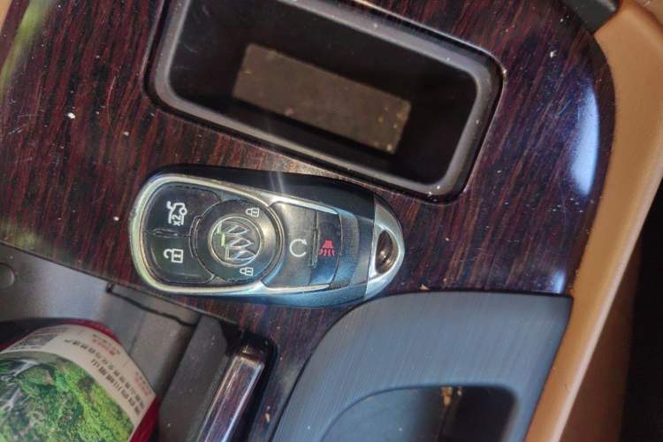 Used Buick LaCrosse 2018 28T Elite Edition Vehicle Key
