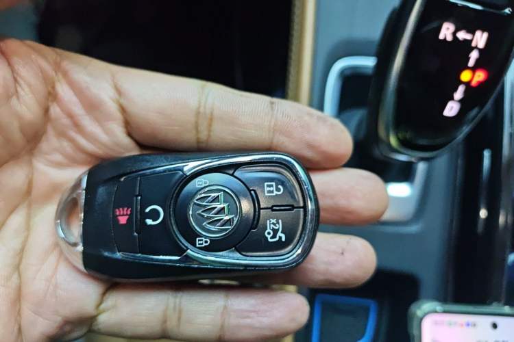 Used Buick LaCrosse 2018 28T Luxury Model Vehicle Key