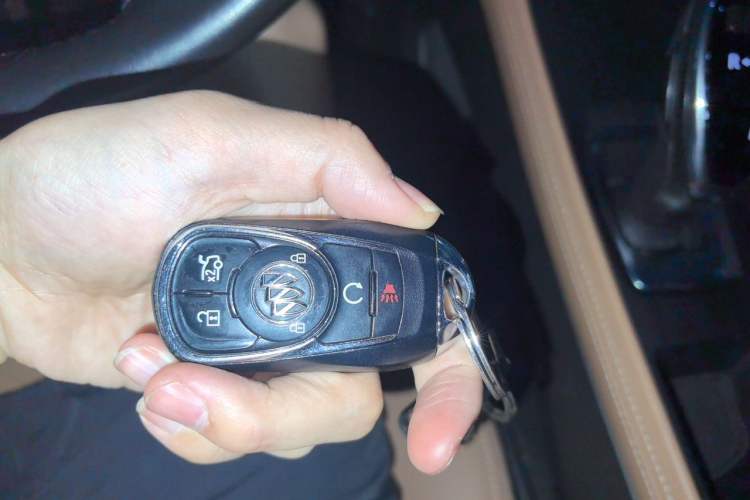 Used Buick LaCrosse 2018 28T Luxury Model Vehicle Key