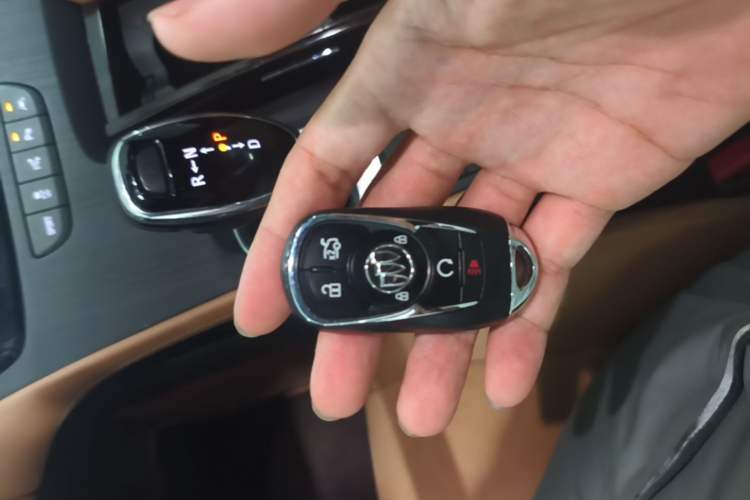 Used Buick LaCrosse 2018 28T Luxury Model Vehicle Key