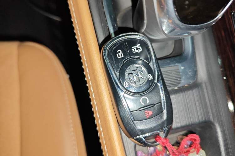 Used Buick LaCrosse 2018 20T Luxury Model Vehicle Key