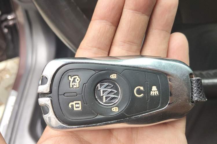 Used Buick LaCrosse 2018 28T Luxury Model Vehicle Key