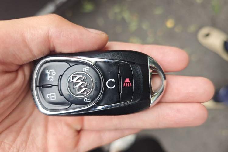 Used Buick LaCrosse 2018 28T Elite Edition Vehicle Key