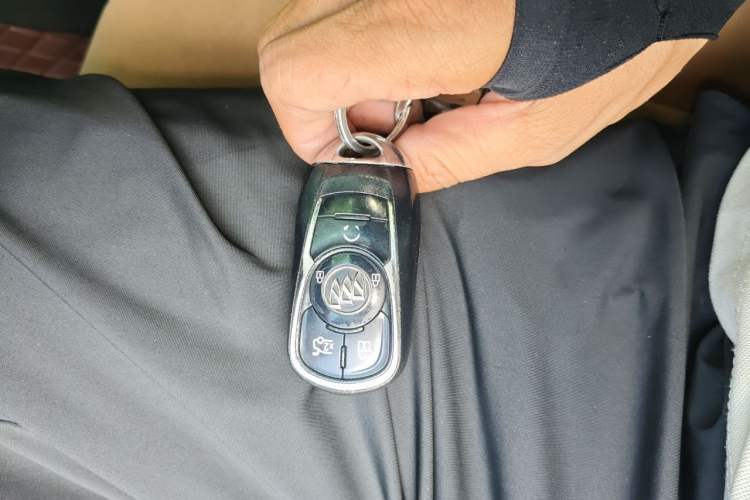 Used Buick LaCrosse 2018 28T Luxury Model Vehicle Key