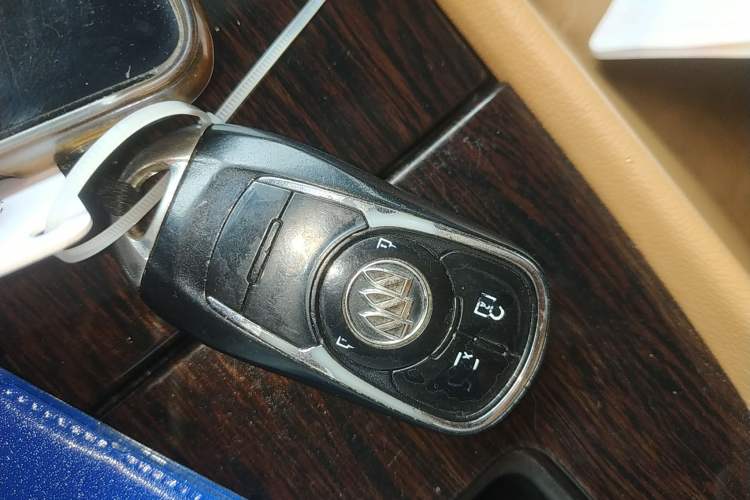 Used Buick LaCrosse 2018 20T Luxury Model Vehicle Key