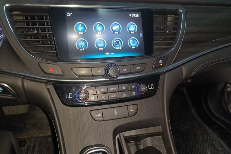 Used Buick LaCrosse 2018 20T Elite Edition Audio And AC Panel