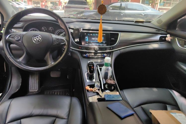 Used Buick LaCrosse 2018 20T Elite Edition Center Console