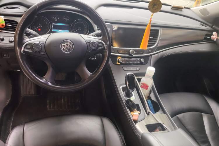 Used Buick LaCrosse 2018 20T Elite Edition Center Console