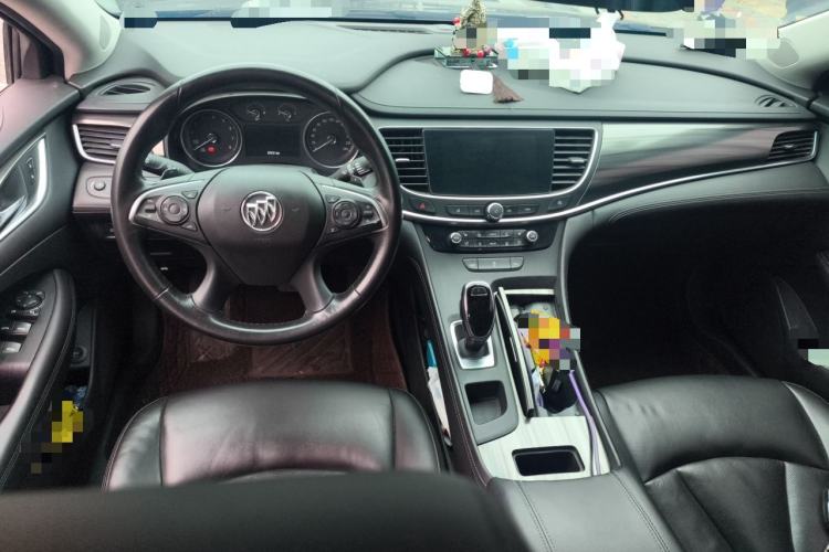 Used Buick LaCrosse 2018 20T Elite Edition Center Console