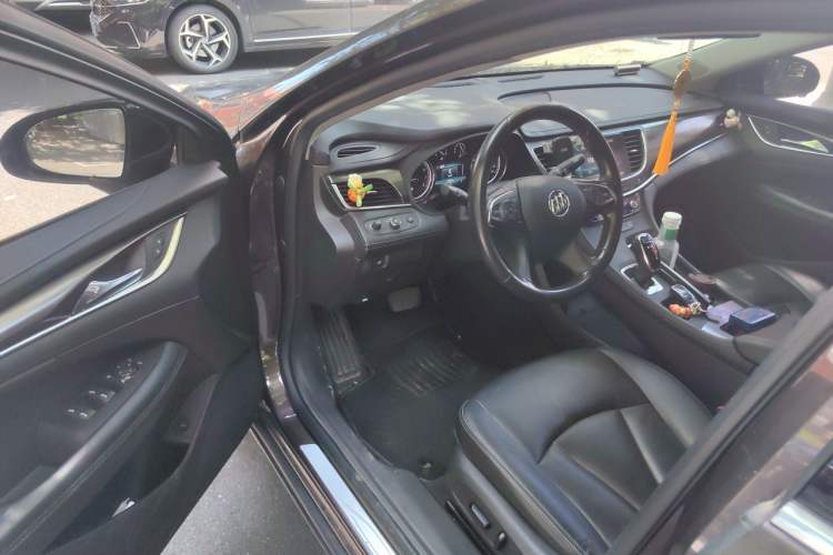 Used Buick LaCrosse 2018 20T Elite Edition Driver Seat