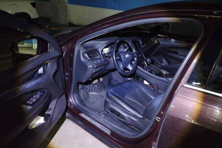Used Buick LaCrosse 2018 20T Elite Edition Driver Seat