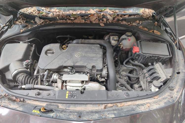 Used Buick LaCrosse 2018 20T Elite Edition Engine Bay