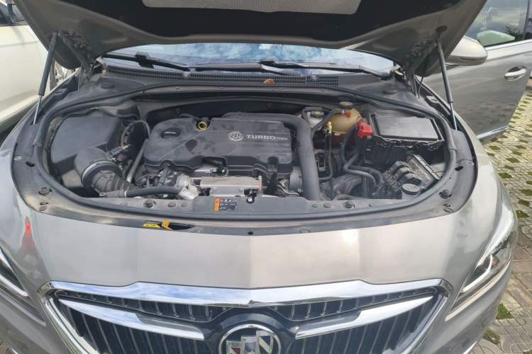 Used Buick LaCrosse 2018 20T Elite Edition Engine Bay