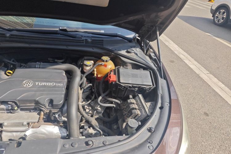 Used Buick LaCrosse 2018 20T Elite Edition Engine Bay Left