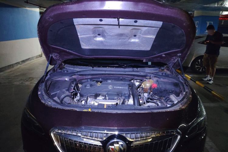 Used Buick LaCrosse 2018 20T Elite Edition Engine Bay