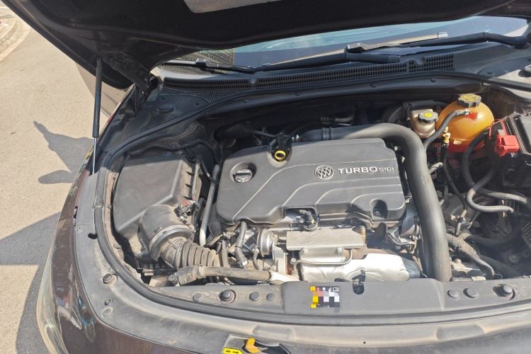 Used Buick LaCrosse 2018 20T Elite Edition Engine Bay Right