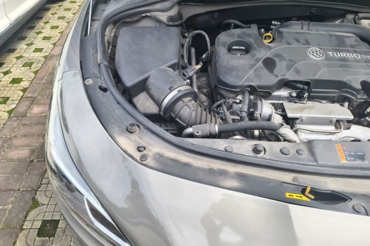Used Buick LaCrosse 2018 20T Elite Edition Engine Bay Right