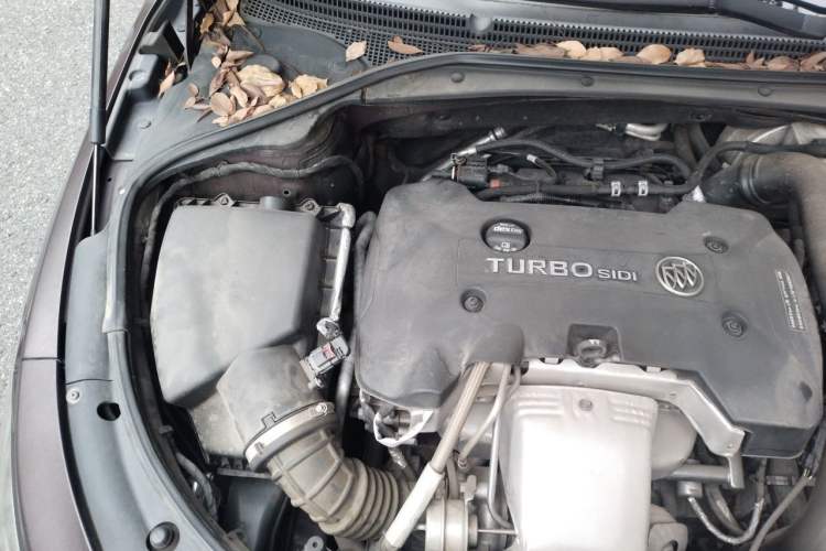Used Buick LaCrosse 2018 28T Elite Edition Engine Bay Right