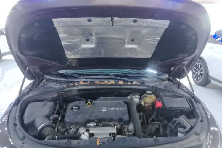 Used Buick LaCrosse 2018 20T Elite Edition Engine Bay