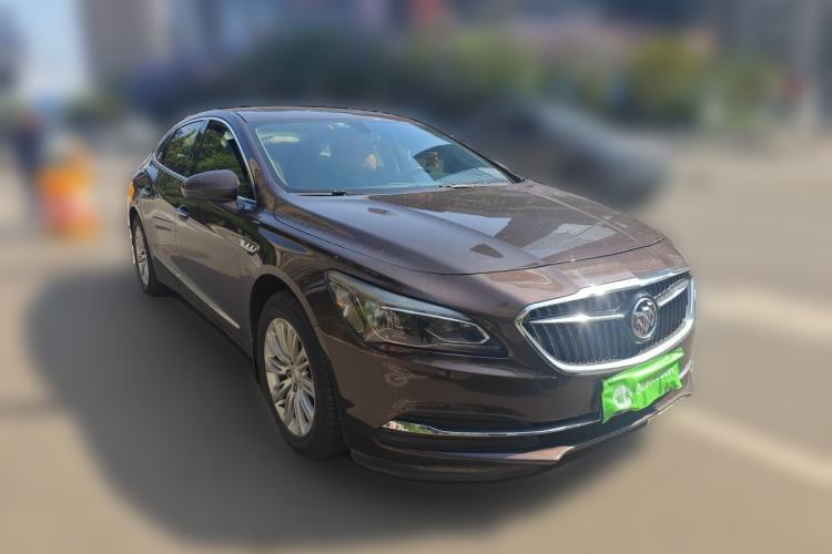 Used Buick LaCrosse 2018 20T Elite Edition Front Right 45 Deg