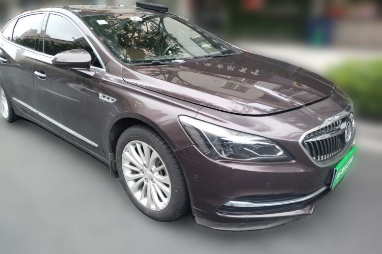 Used Buick LaCrosse 2018 28T Elite Edition Front Right 45 Deg