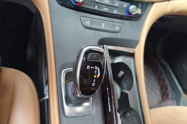 Used Buick LaCrosse 2018 28T Elite Edition Gear Lever